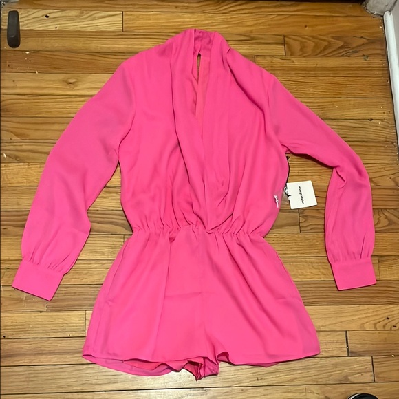 NWT Superdown Kaycie Drape Neck Romper - Picture 4 of 6